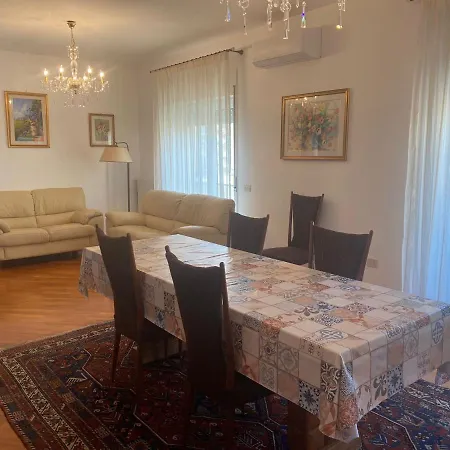 Isoletta 92100 Guest house *